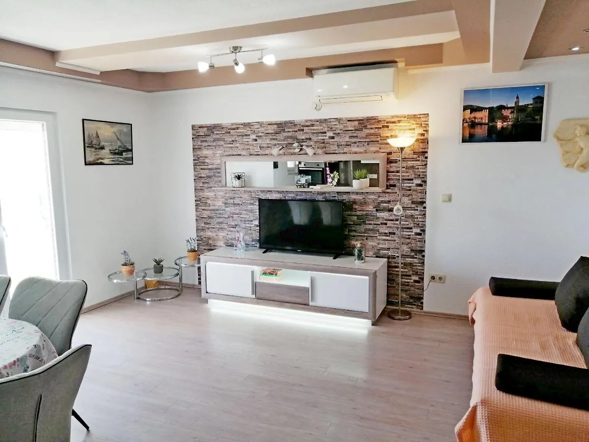 Libetrogir Apartment